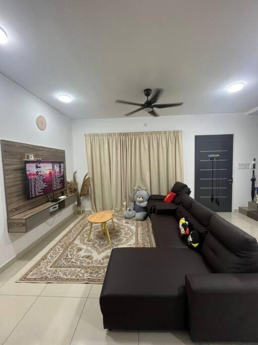 Chemor Hadeerna Homestay - Double Storey Terrace מראה חיצוני תמונה